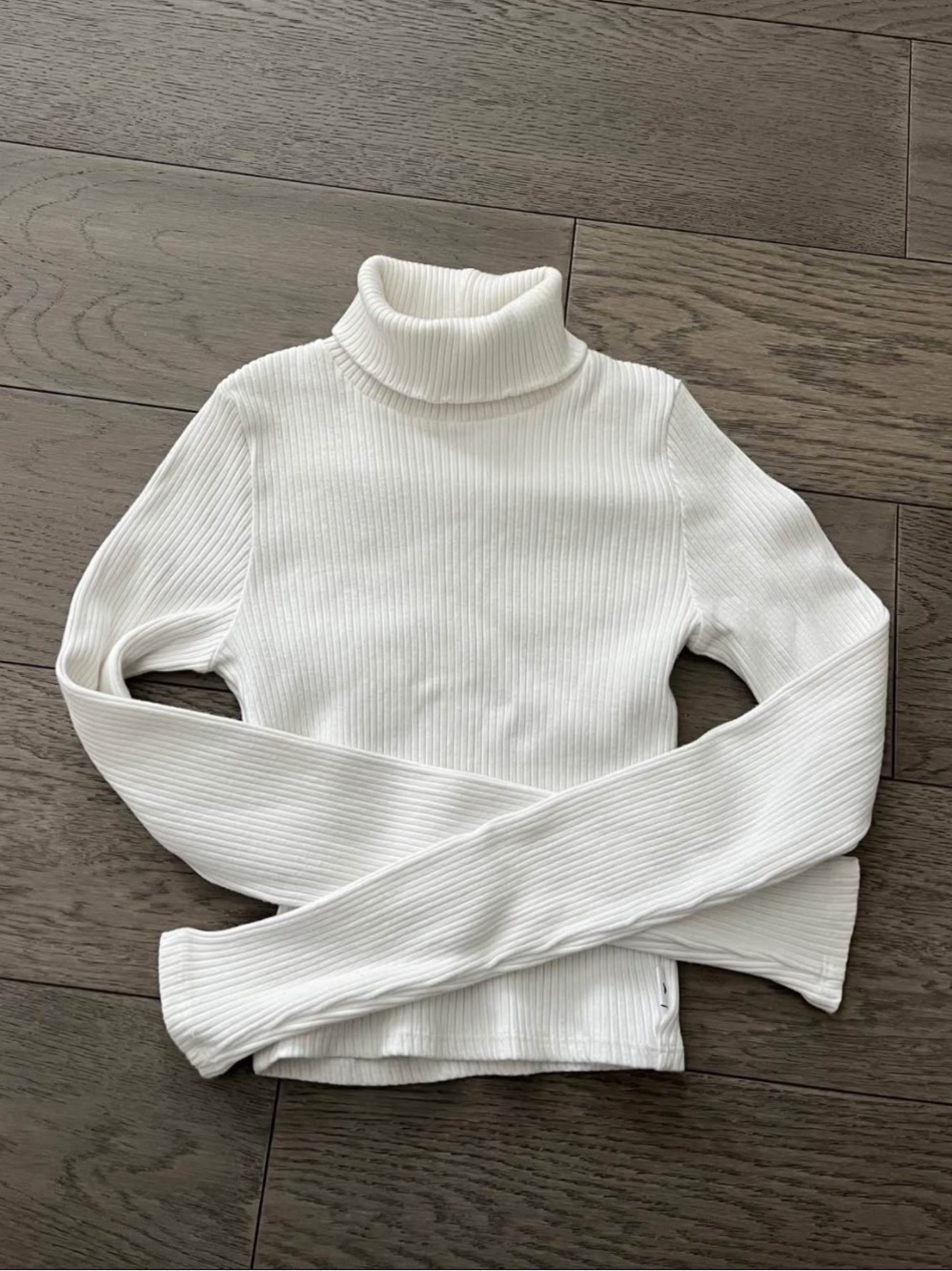 Aritzia TNA White Ribbed Turtleneck Sweater